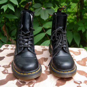 Dr. Marten's 8 Eye Black Boots Size 8